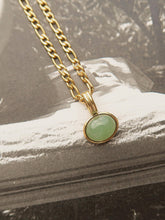 Load image into Gallery viewer, Green Stone Pendant Necklace
